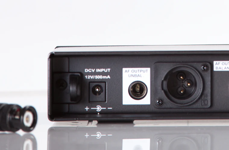 UX1200BGT Wireless Guitar/Bass System - Image 12